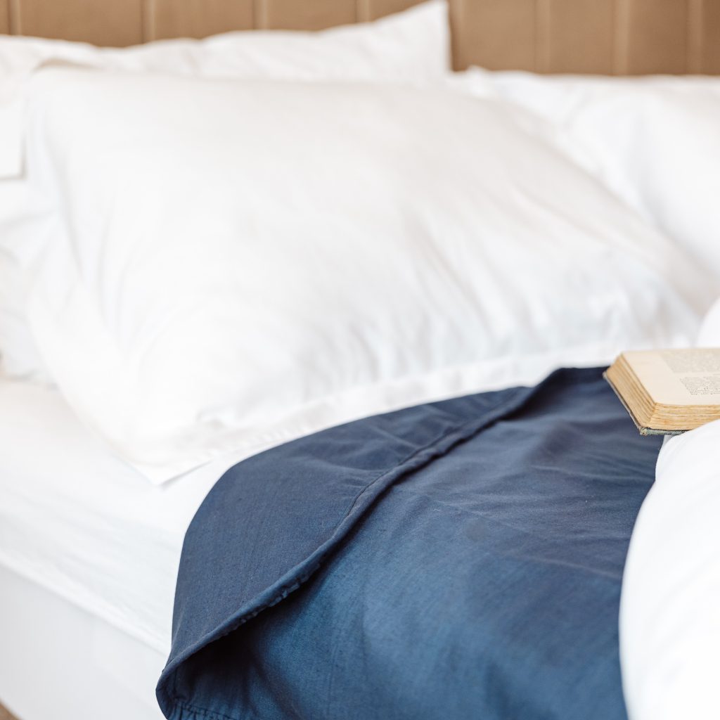 Best cooling blanket, keep cool at night, natural anti sweat bedding