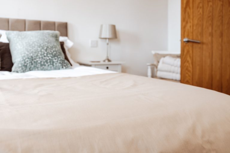 Best cooling blanket, keep cool at night, natural anti sweat bedding